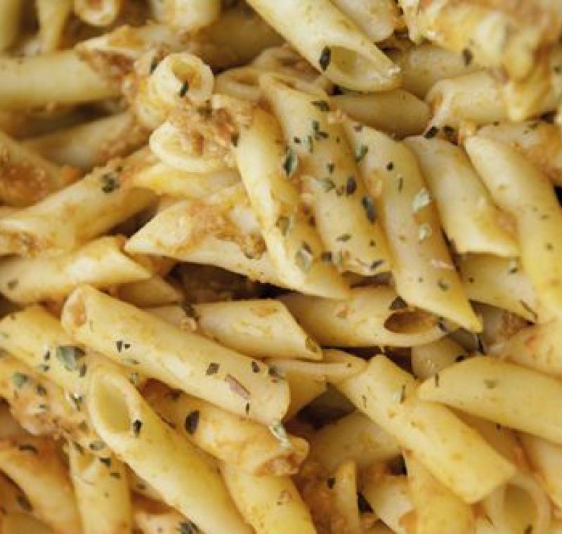 Pasta con salsa de queso