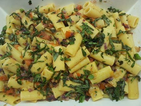 Macarrons amb pesto