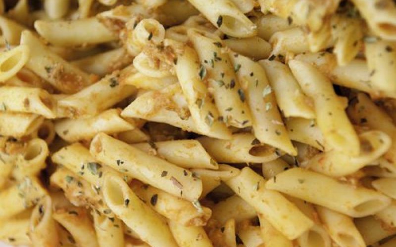 Pasta con salsa de queso