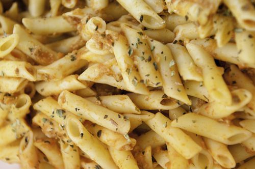 Pasta con salsa de queso